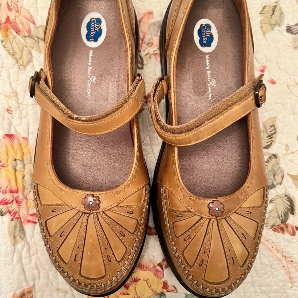 Brown Mary Jane Shoes with Floral Accent